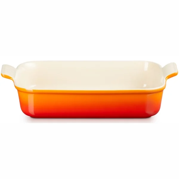 product description this beautiful gratin and oven dish comes from le creuset and is of unparalleled quality. the oven dish is made of glazed earthenware, which is made of special clay. this allows the bowl to maintain an even temperature and is exceptionally strong and durable. in addition, the glazed earthenware ensures that the bowl is scratch resistant and very easy to clean. the oven dish is suitable for temperatures from 23 ° c to + 260 ° c, so the dish can be used both cold and hot, for example on the grill or of course in the oven. the bowl measures 39 x 25.4 cm, is 9.1 cm high, and has an internal depth of 6.8 cm. the gratin dish has a capacity of 4 liters. the bowl is dishwasher safe and therefore easy to clean. this le creuset gratin dish is not only very practical, it also looks stylish and will look great on your table!