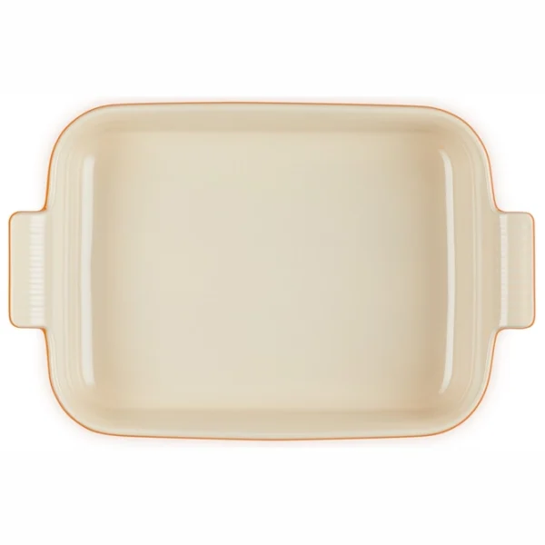 product description this beautiful gratin and oven dish comes from le creuset and is of unparalleled quality. the oven dish is made of glazed earthenware, which is made of special clay. this allows the bowl to maintain an even temperature and is exceptionally strong and durable. in addition, the glazed earthenware ensures that the bowl is scratch resistant and very easy to clean. the oven dish is suitable for temperatures from 23 ° c to + 260 ° c, so the dish can be used both cold and hot, for example on the grill or of course in the oven. the bowl measures 39 x 25.4 cm, is 9.1 cm high, and has an internal depth of 6.8 cm. the gratin dish has a capacity of 4 liters. the bowl is dishwasher safe and therefore easy to clean. this le creuset gratin dish is not only very practical, it also looks stylish and will look great on your table!