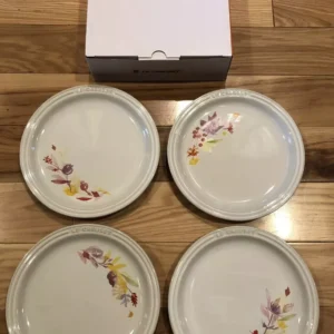 Item specifics Condition Used Seller Notes “Excellent. Please check the photos for details about the condition of the item.” Stove Type Compatibility Gas, Induction Brand Le Creuset Shape Round Capacity 2.3/4 qt Color Green Item Diameter 8.2/3 in Material Cast Iron MPN Does not apply Surface Coating Enamel Country of Origin France Item Weight 3.4 kg UPC Does not apply