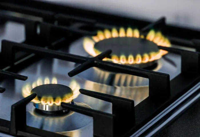 Are Gas Ovens Supposed To Smell When You First Turn Them On